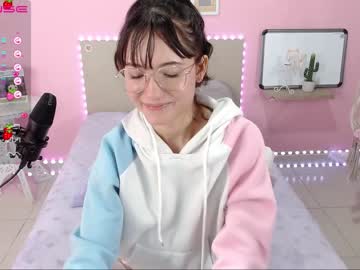 webcam girl little_effy18 live cam image #1999320