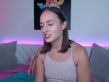 webcam girl holihurricane live cam image #2173977