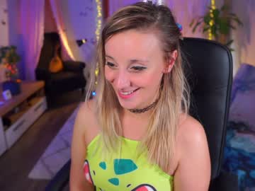 webcam girl juicyandthepussyblvd live cam image #2955058