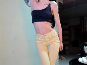webcam girl sofiaandwonderland live cam image #4441765