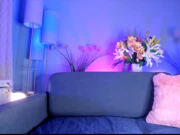 webcam girl littlee33 live cam image #5781909