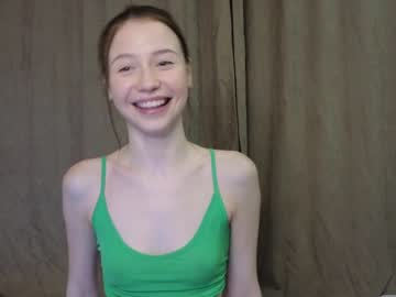 webcam girl lovelydelmel live cam image #6492968