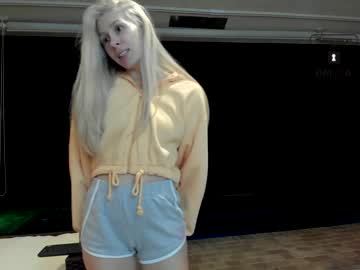 webcam girl meggieshy live cam image #3393345