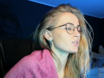 webcam girl linellali live cam image #2966439