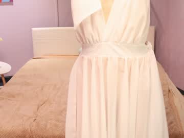 webcam girl lolly_bella_ live cam image #1715525