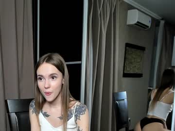 webcam girl mia_monk live cam image #3482507