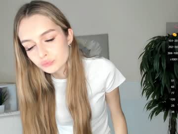webcam girl darelleeverist live cam image #6347401