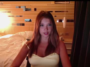 webcam girl bitter_moon live cam image #5176460