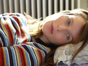 webcam girl ellaa91 live cam image #2892202