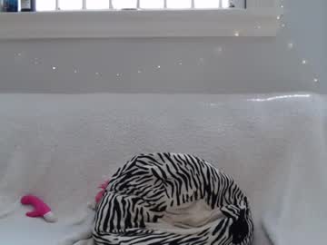 webcam girl petitegirluvsdick live cam image #4019352