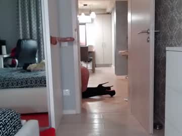 webcam girl carmela_fox live cam image #1105464