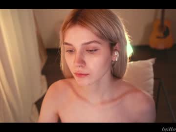 webcam girl luna_ai live cam image #2450457