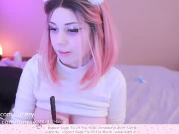 webcam girl runesy live cam image #830595