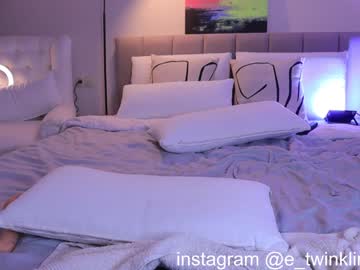 webcam girl ella_twinkle live cam image #5581383