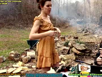webcam couple honeyand_thebear live cam image #3733148