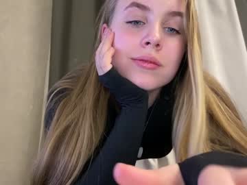webcam girl gucci_rich live cam image #4042663