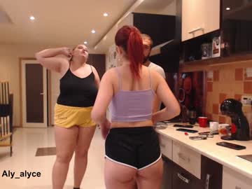 webcam couple aly_alyce live cam image #3077865