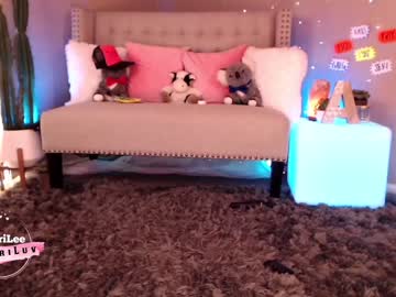 webcam girl aubrilee live cam image #1956424