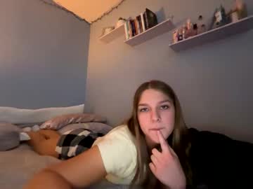 webcam girl kayla_ww live cam image #7075727