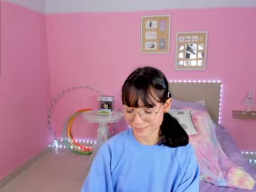 webcam girl little_effy18 live cam image #2580725