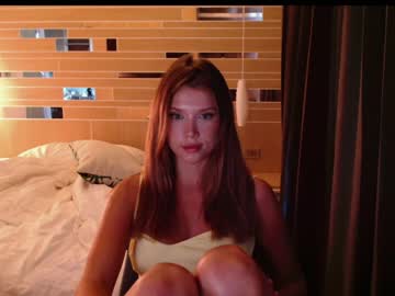 webcam girl bitter_moon live cam image #5174455