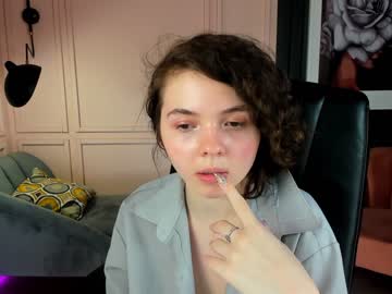 webcam girl doris_green live cam image #1482415