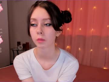webcam girl alliesmiths live cam image #2310563