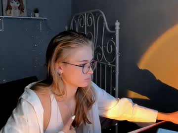 webcam girl linellali live cam image #2498968