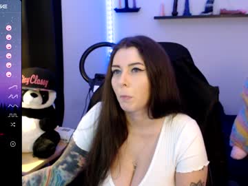webcam girl bigtittedtattedlesbian live cam image #5394457