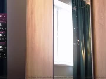 webcam girl small_blondee live cam image #6697752
