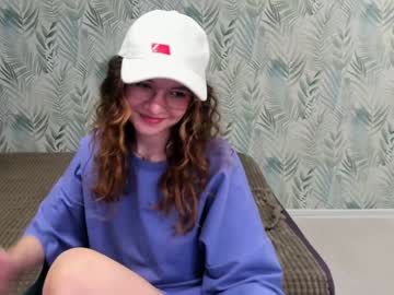 webcam girl valeriya_land live cam image #7010655