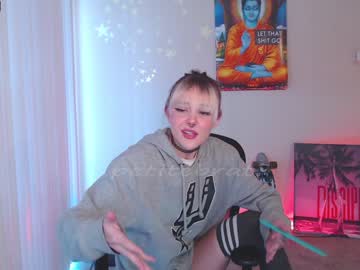 webcam girl petitebrat live cam image #633494