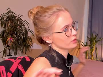webcam girl linellali live cam image #2648531