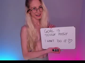 webcam girl girl_i_am live cam image #3601777