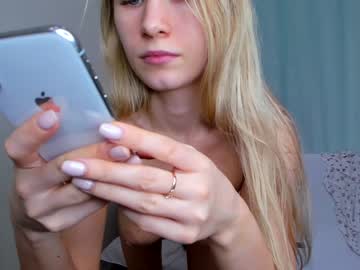 webcam girl yana_squrel_22 live cam image #529120