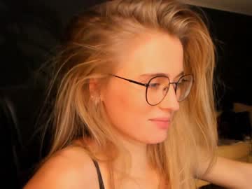 webcam girl linellali live cam image #2973474