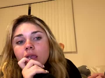 webcam girl cassidyyqueen live cam image #4430098