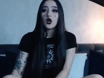 webcam girl charlotte_germanotta_ live cam image #5587369