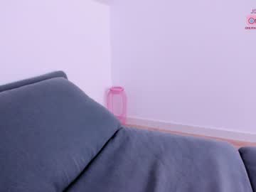 webcam girl aalliyahh live cam image #2452064