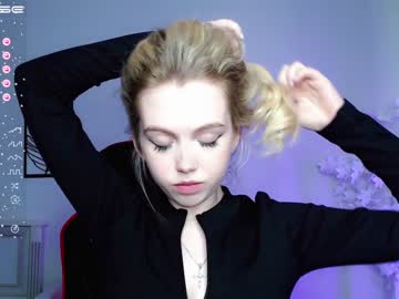 webcam girl small_blondee live cam image #3883624