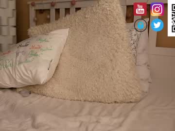 webcam girl little_mystery live cam image #2211201