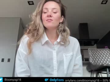 webcam girl bloomyogi live cam image #6562675