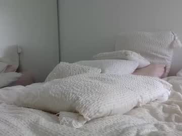 webcam girl alaiaxox live cam image #6099183