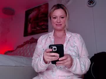 webcam girl kiradivine live cam image #1487870