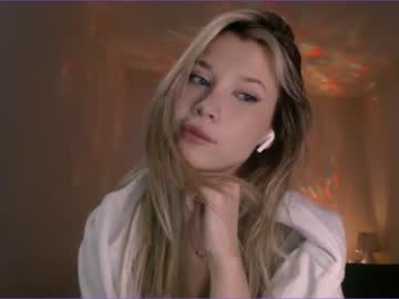 webcam girl bitter_moon live cam image #3269002