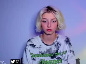 webcam girl lit1le_kitty_ live cam image #2777211