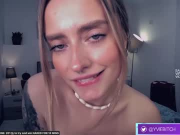 webcam girl _yvie_ live cam image #5605894