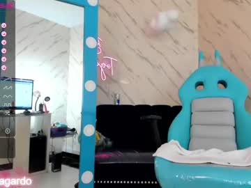 webcam girl sweet_littleee live cam image #2066196