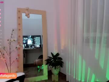 webcam girl sweet_littleee live cam image #3957949
