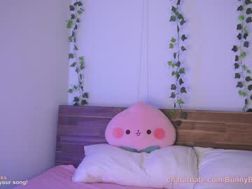webcam girl bunnybonn1e live cam image #5022360